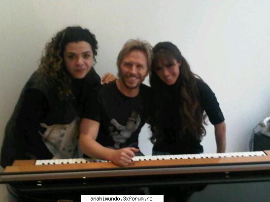 cu noul look poze personale cu anahi