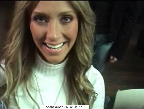 voi mai adauga poze cind voi avea timp
los amo!! poze personale cu anahi